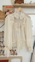 Load image into Gallery viewer, Vintage puff sleeve blouse