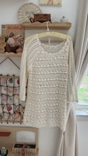 Load image into Gallery viewer, Vintage crochet top