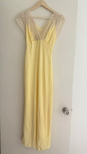 Load image into Gallery viewer, Vintage 1930s 40s gown