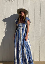 Load image into Gallery viewer, Vintage floral dress
