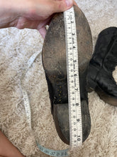 Load image into Gallery viewer, Vintage Justin’s black ostrich boots 8.5