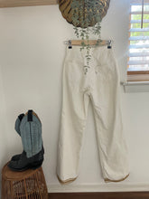 Load image into Gallery viewer, Vintage 70s Big E Levis Cords
