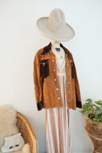 Load image into Gallery viewer, Vintage two toned suede jacket