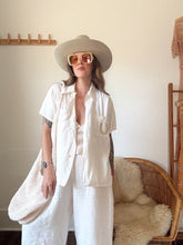 Load image into Gallery viewer, Vintage horse shoe embroidered button up