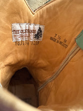 Load image into Gallery viewer, Vintage turquoise two toned boots