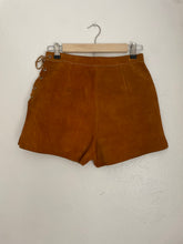 Load image into Gallery viewer, Vintage suede shorts
