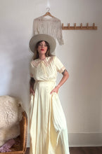 Load image into Gallery viewer, Vintage 1930s 40s dress