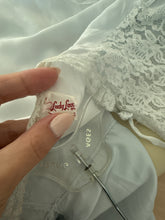 Load image into Gallery viewer, Vintage bed jacket