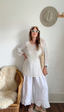 Load image into Gallery viewer, Vintage crochet top