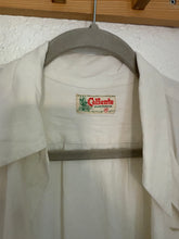 Load image into Gallery viewer, Vintage horse shoe embroidered button up
