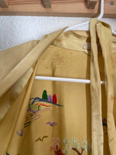 Load image into Gallery viewer, Vintage gold kimono