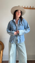 Load image into Gallery viewer, Vintage wrangler denim pearl snap