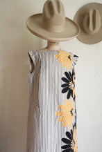 Load image into Gallery viewer, Vintage 60s mini dress
