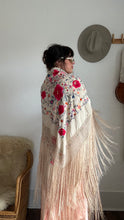 Load image into Gallery viewer, Antique 1910s Manton de Manila silk piano shawl