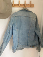 Load image into Gallery viewer, Vintage Wrangler denim jacket