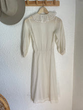 Load image into Gallery viewer, Vintagw Swiss dot collared dress