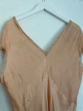 Load image into Gallery viewer, Vintage 1930s silk dress