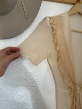 Load image into Gallery viewer, Vintage 1930s dressing gown