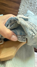 Load image into Gallery viewer, Vintage 90s denim jacket
