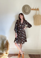 Load image into Gallery viewer, Vintage 1940s floral dress