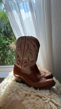 Load image into Gallery viewer, Vintage 1940s 50s acme boots-size 7