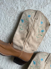 Load image into Gallery viewer, Vintage 1970s Dan Post cowboy boots