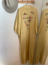Load image into Gallery viewer, Vintage gold kimono