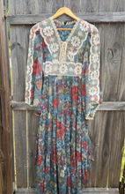 Load image into Gallery viewer, Vintage floral 70s maxi