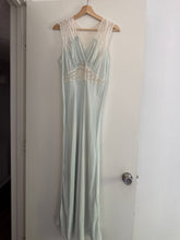 Load image into Gallery viewer, Vintage 1930s/40s blue gown