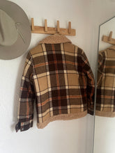 Load image into Gallery viewer, Vintage 70s plaid jacket