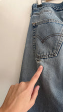 Load image into Gallery viewer, Vintage 80s/90s 501 Levis