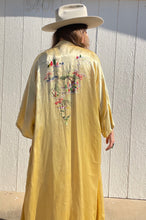Load image into Gallery viewer, Vintage gold kimono