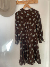 Load image into Gallery viewer, Vintage 1940s floral dress