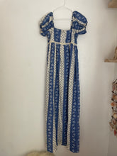 Load image into Gallery viewer, Vintage floral dress