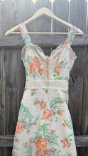 Load image into Gallery viewer, Vintage 70s floral dress