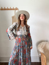 Load image into Gallery viewer, Vintage floral 70s maxi