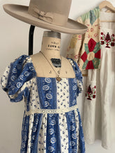Load image into Gallery viewer, Vintage floral dress