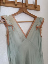 Load image into Gallery viewer, 1930s silk gown