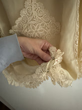 Load image into Gallery viewer, Antique silk lace step in