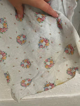 Load image into Gallery viewer, Vintage 1930s floral dress