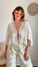 Load image into Gallery viewer, Antique flutter sleeve blouse
