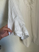 Load image into Gallery viewer, Vintage ruffle cotton blouse