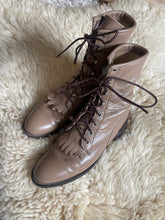 Load image into Gallery viewer, Vintage Justin’s Roper boots 7.5