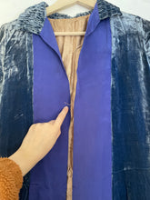 Load image into Gallery viewer, 1920s velvet jacket