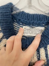 Load image into Gallery viewer, Vintage wool sweater