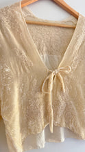 Load image into Gallery viewer, Antique velvet lace blouse