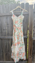Load image into Gallery viewer, Vintage 70s floral dress