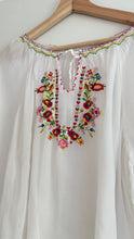 Load image into Gallery viewer, Vintage white embroidered top