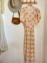 Load image into Gallery viewer, Vintage 30s 40s floral dress