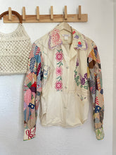 Load image into Gallery viewer, Vintage quilted button up